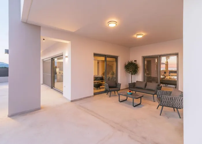 Grand Sea View Luxury Villa